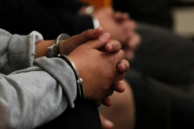esposas-policia-detenido-focouy.jpg_347796135