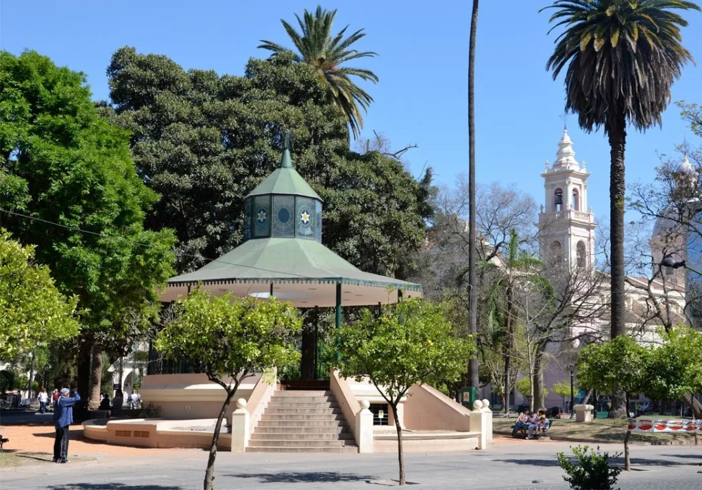 plaza-9-de-julio-12-1024x716