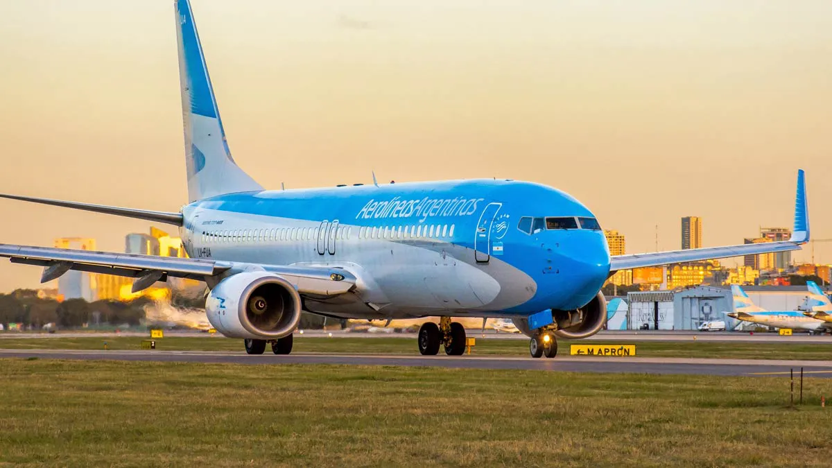 aerolineas-argentinas-suspende-boeing-737-800-revision-motores-cfm56