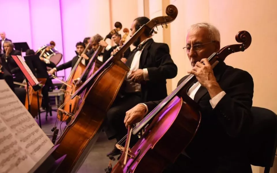 98680-la-orquesta-sinfonica-de-salta-se-presenta-a-beneficio-en-el-teatro-provincial-juan-carlos-saravia