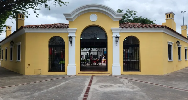 patio-de-las-empanadas-3-768x410