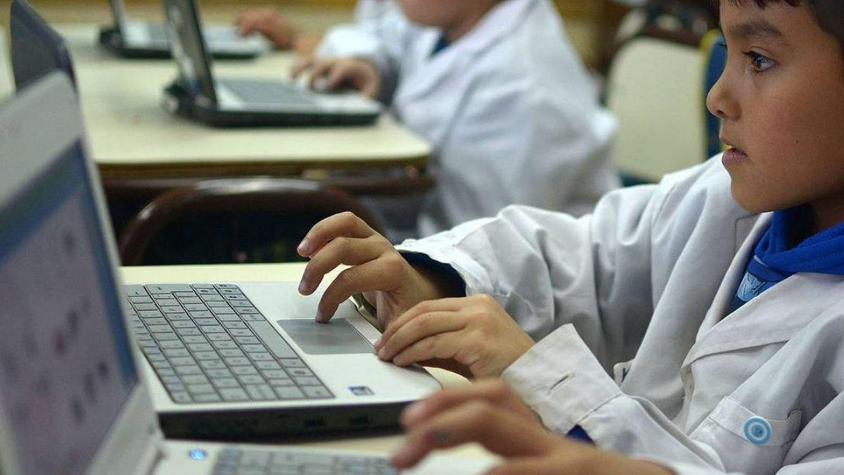 el-gobierno-entregara-mas-notebooks-alumnos-y-docentes-todo-el-pais