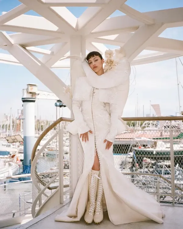 una-de-las-apuestas-mas-llamativas-de-la-sesion-de-fotos-para-harpers-bazaar-foto-instagrampierreangecarlottihapersbazaares-RMLBUFISAZGNZMDZKY767Q2VBY