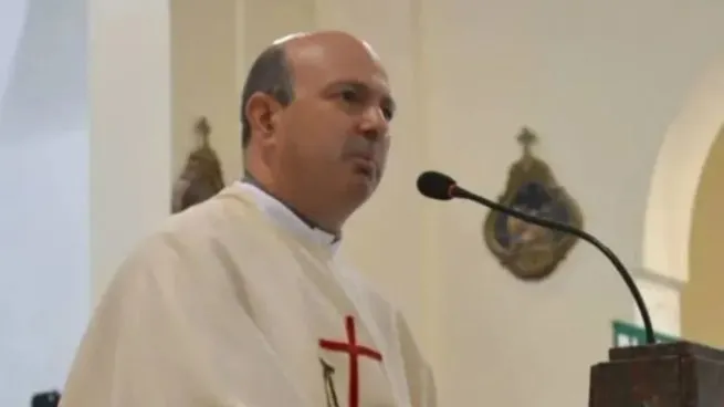 sacerdote-marcelo-ferrero