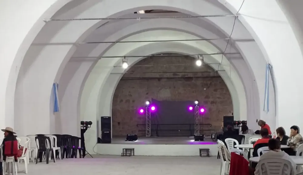 centro-cultural-dino-saluzzi-interior-1536x887