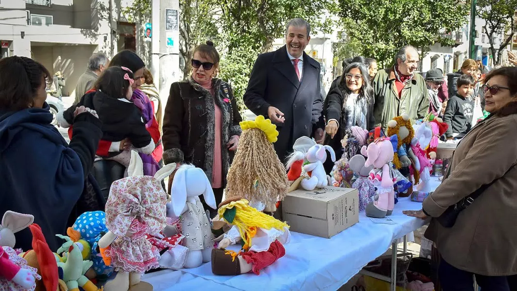 103055-en-plaza-guemes-se-realizara-maniana-la-exposicion-anual-de-la-universidad-abierta-de-la-tercera-edad