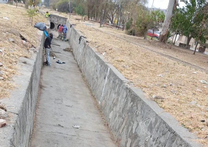 retiro-de-residuos-canales-5