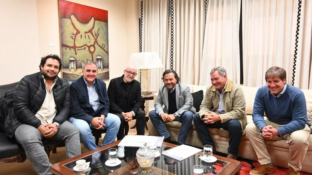 103677-gustavo-saenz-y-juan-carlos-baglietto-se-construira-en-san-lorenzo-un-moderno-centro-cultural