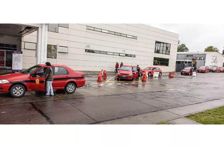 6845-nueva-convocatoria-de-la-amt-para-los-taxistas-que-quieran-ocupar-los-cupos-suplentes-en-el-aeropuerto