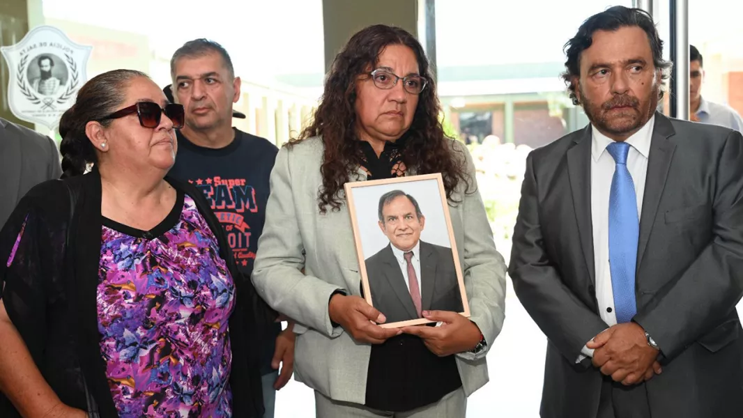 17486-con-la-presencia-del-gobernador-se-rindio-homenaje-a-la-trayectoria-del-comisario-vicente-cordeyro