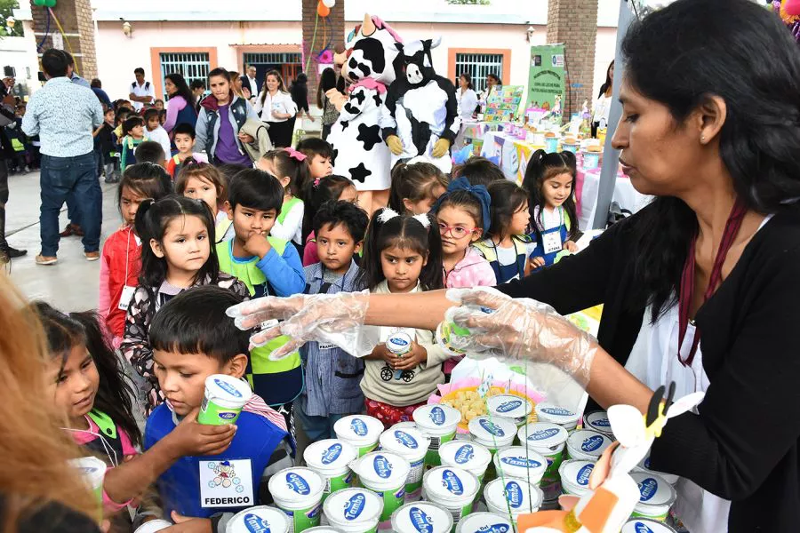 6044-este-anio-la-copa-de-leche-se-distribuye-en-185-escuelas-de-salta-capital