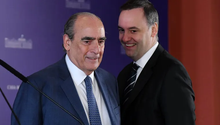 guillermo-francos-y-manuel-adorni-la-conferencia-foto-na