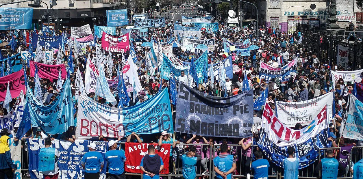 los-piqueteros-protestan-pero-sus___hNkvSdibZ_1256x620__1