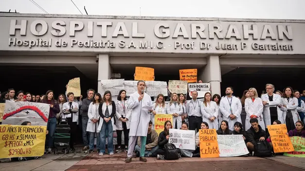 garrahan-residentes-levantan-la-medida-las-amenazas-despido