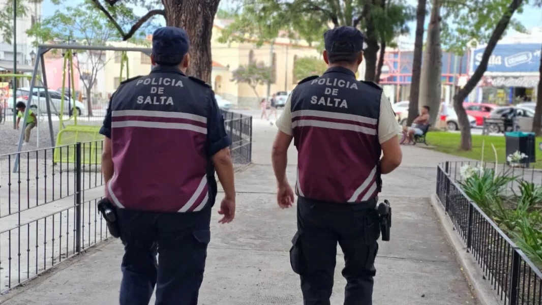 105405-reforzaron-el-trabajo-preventivo-de-seguridad-en-plaza-alvarado