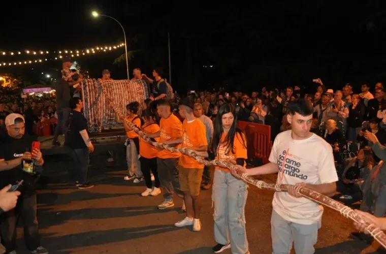 el-salame-mas-largo-del-mundo-esta-tandil