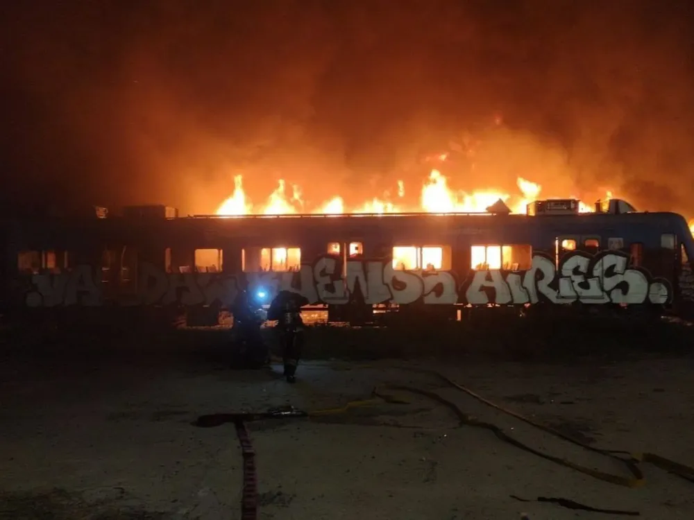 YIisfkeR9_2000x1500__1