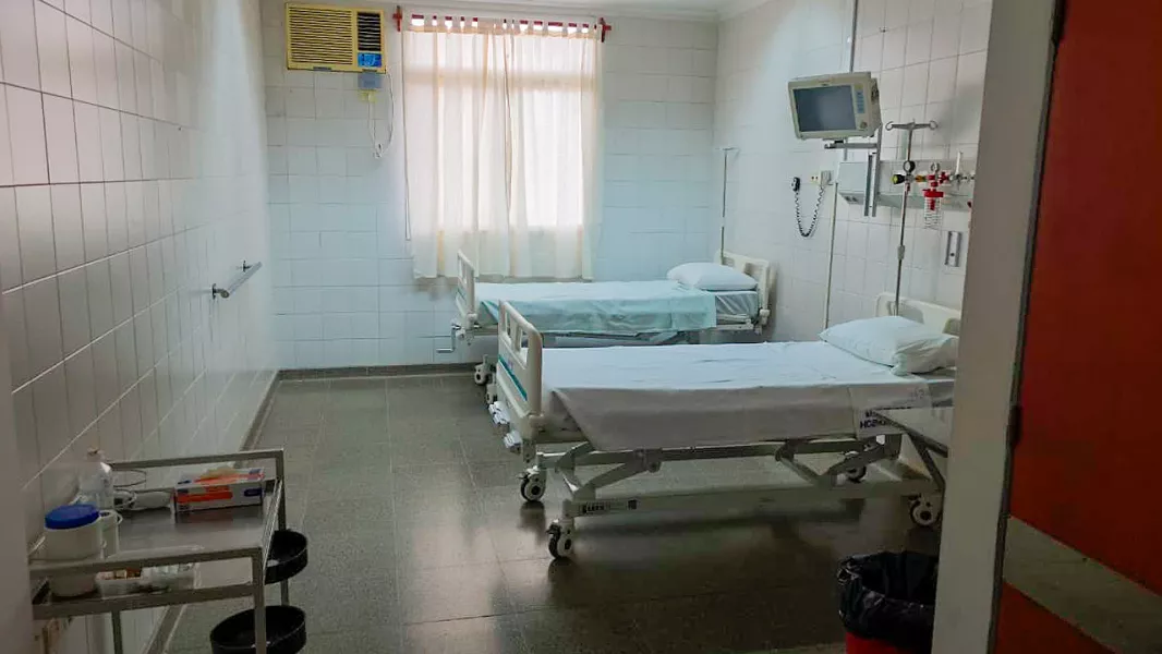 22943-ultiman-detalles-para-habilitar-nuevas-camas-y-un-quirofano-en-el-hospital-papa-francisco