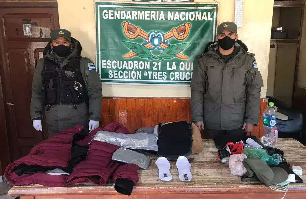 viajaban_con_mas_de_2_kilos_de_cocaina_ocultos_en_las_plantillas_de_las_zapatillas_1