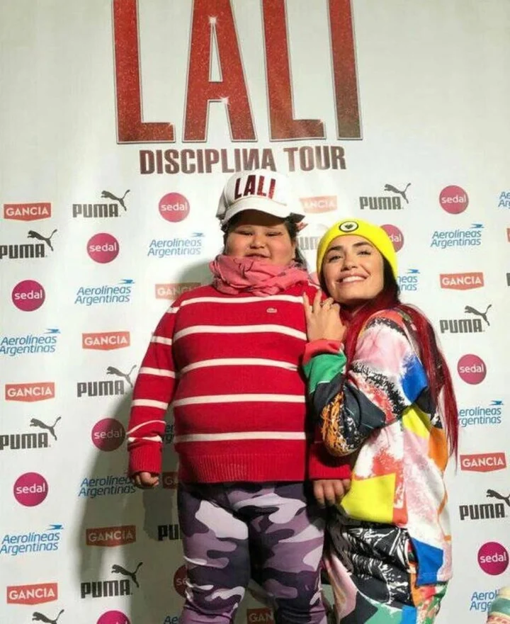 lali-y-su-fan-agustina___i_shjRo1k_720x0__1