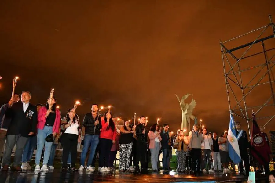 6388-con-una-nueva-vigilia-patriotica-la-comunidad-saltenia-conmemoro-el-42-aniversario-de-la-guerra-de-malvinas