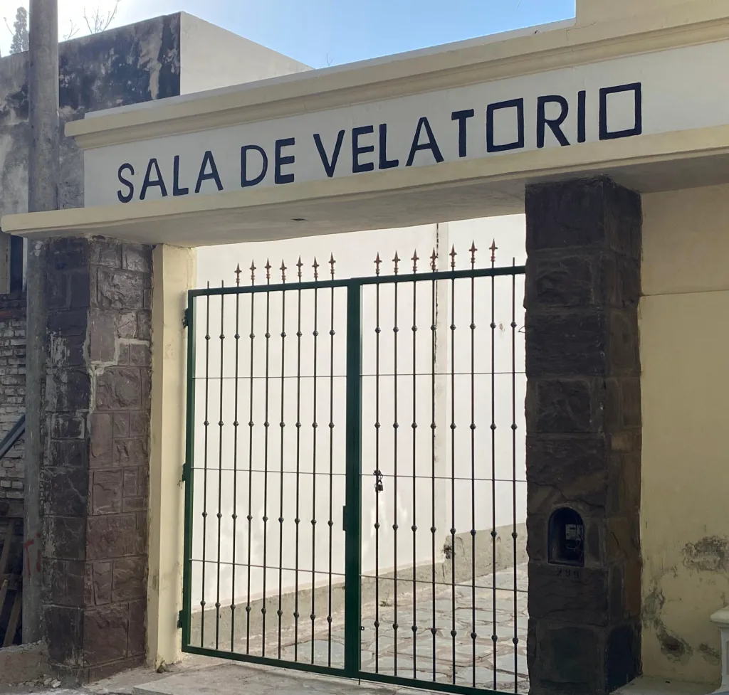 servicio-de-sepelios-1-scaled-e1775672659113-1024x977