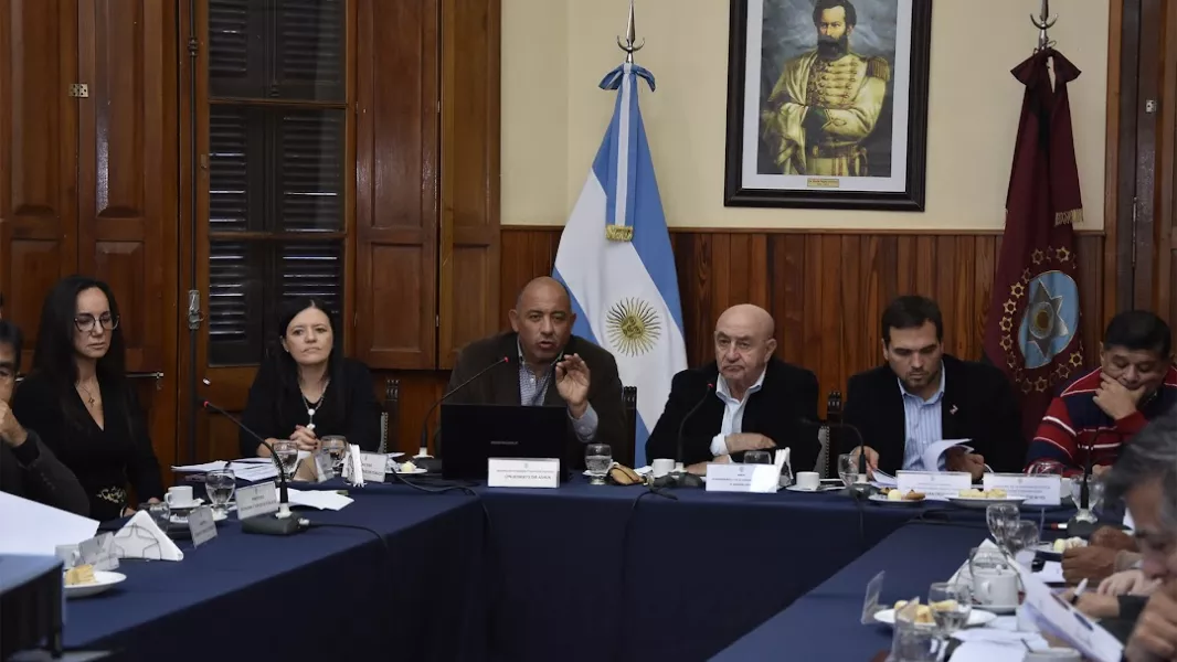 102178-se-presento-a-senadores-el-proyecto-de-simplificacion-tributaria-y-reduccion-de-la-carga-fiscal