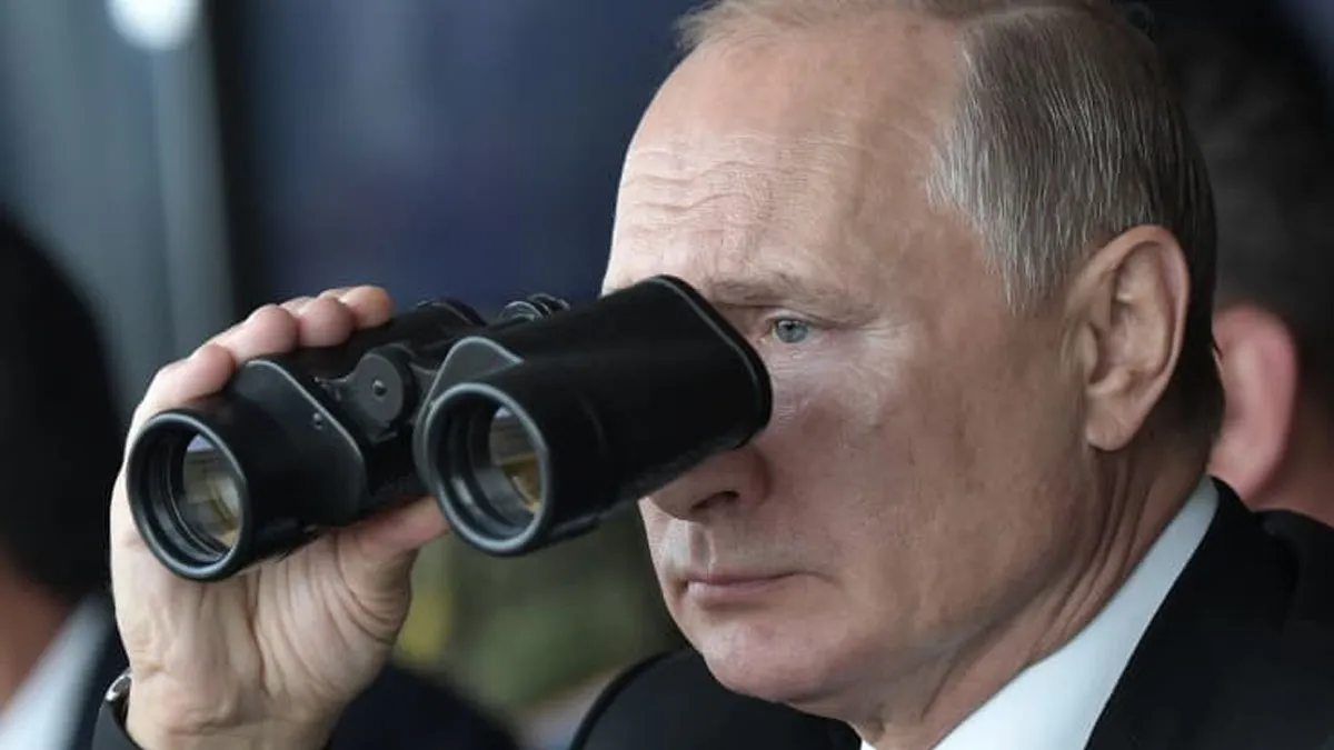 putin-binocularesjpg