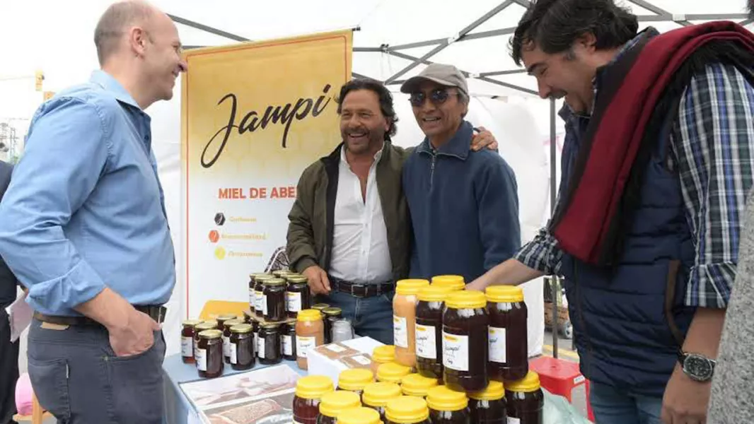 99115-desde-nuestra-tierra-y-elaborado-por-manos-saltenias-feria-provincial-de-productores-artesanos-y-emprendedores