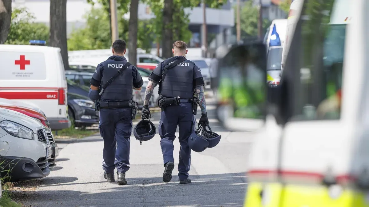 al-menos-10-muertos-en-un-tiroteo-en-un-colegio-de-austria-el-sospechoso-de-14-anos-se-ha-quitado-la