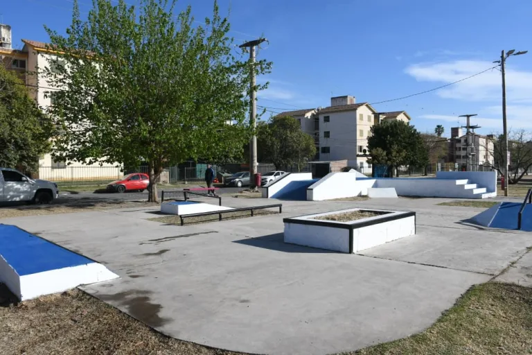 recuperacion-de-plaza-en-barrio-juan-pablo-ii-3-768x512