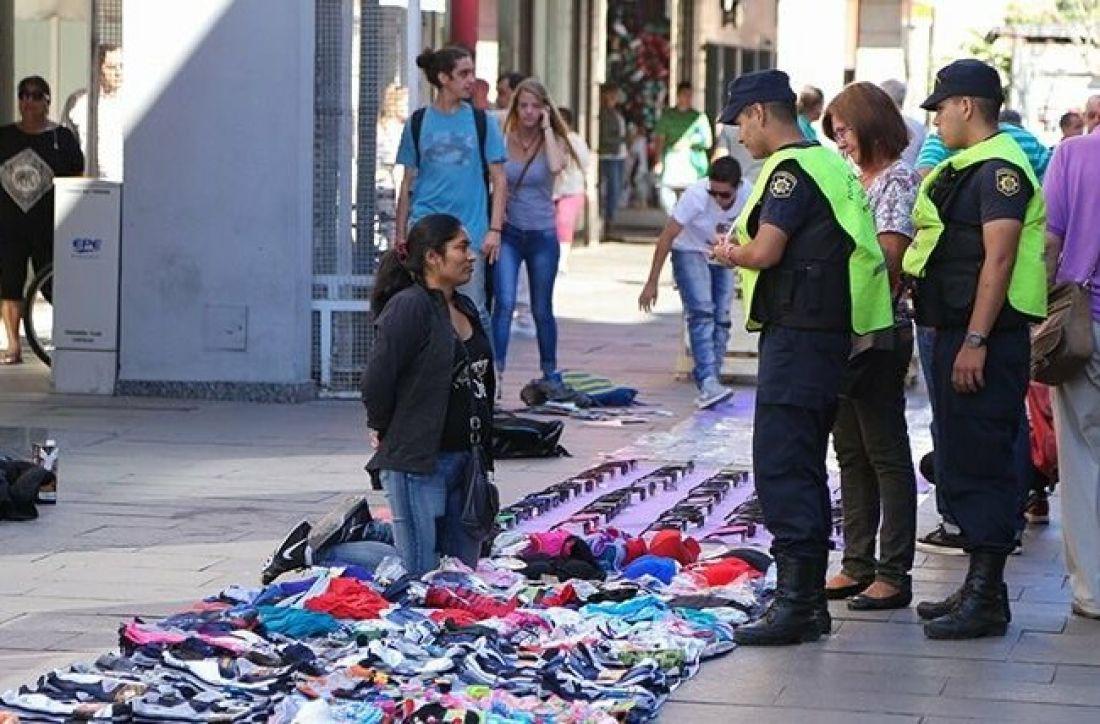 81347-manteros-piden-ser-contratados-por-comercios