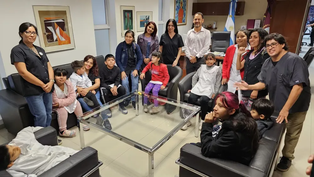 durand-con-alumnos-de-efeta-1-1536x865