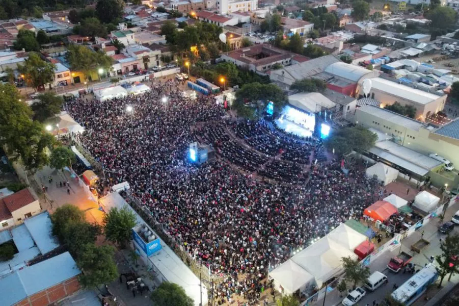 5888-intenso-trabajo-policial-por-la-serenata-a-cafayate