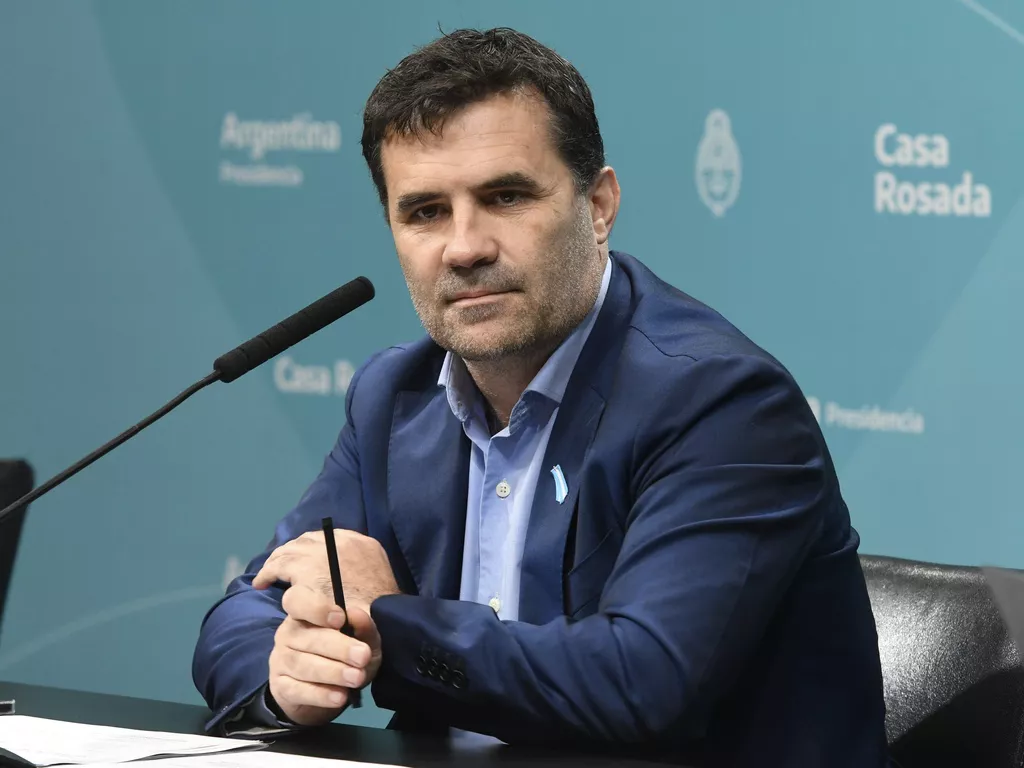 1657889978254dario martinez