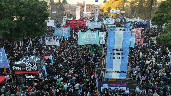 marcha-universitaria-mariano-fuchila-drone3