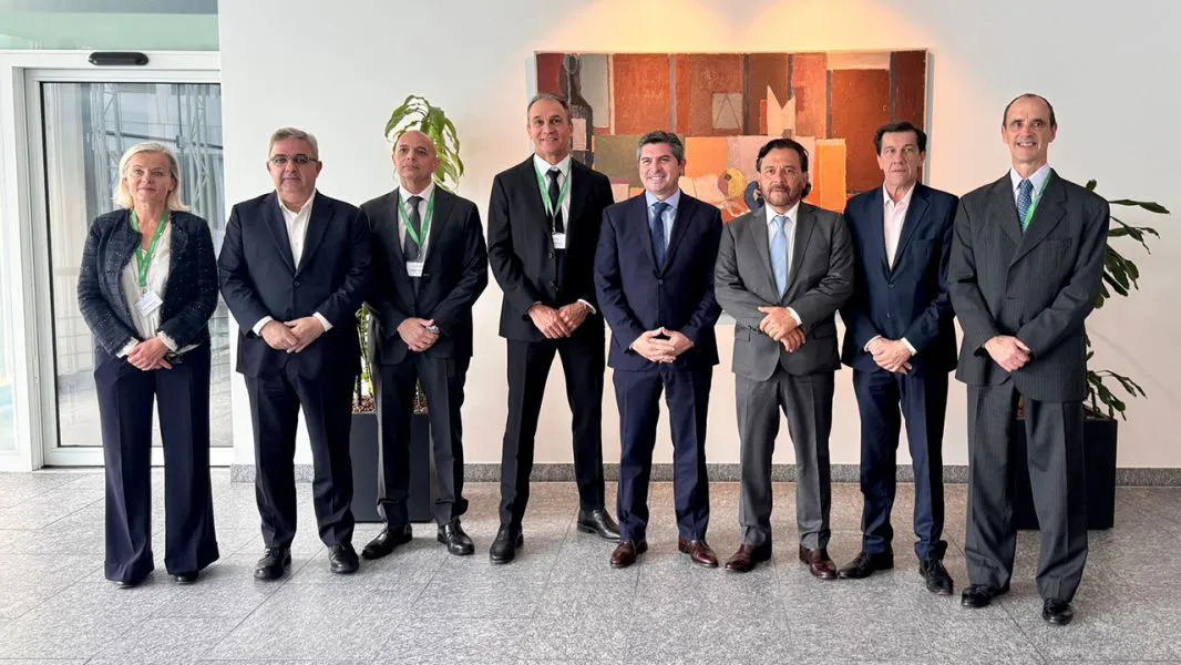 98071-salta-se-presenta-como-destino-ideal-para-inversores-internacionales-en-el-campo-de-los-minerales-y-produccion-de-alimentos