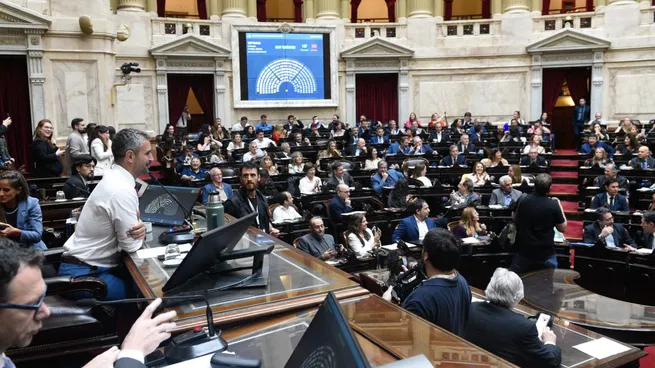 diputados-sesion-menem