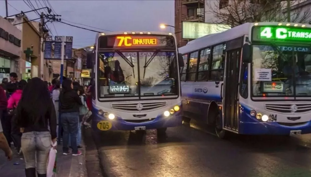 otra-vez-sin-saeta-esta-noche-habra-nuevo-paro-colectivos-112330-131034