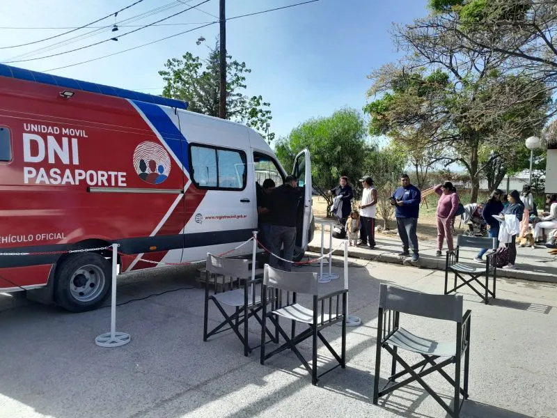 92126-el-movil-de-identificaciones-llegara-a-villa-primavera