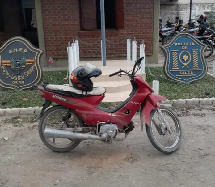 moto4AGO1-696x605