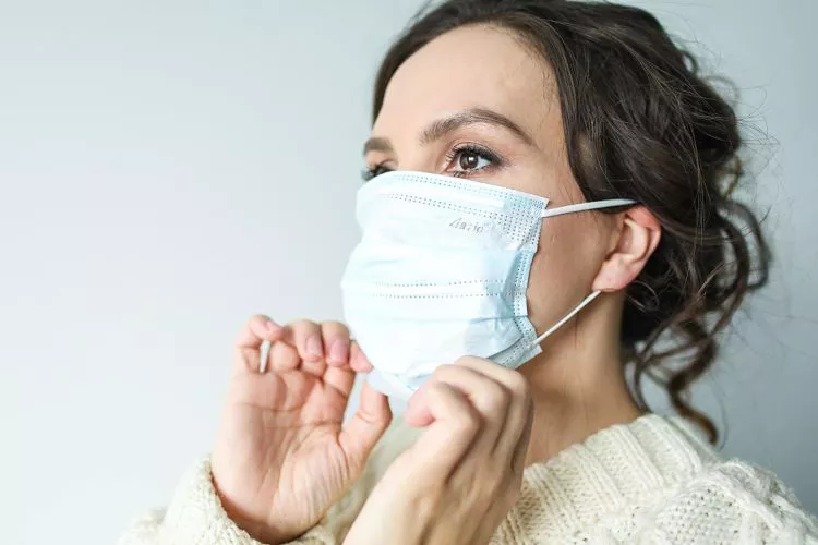 woman-in-white-face-mask-3873193_opt