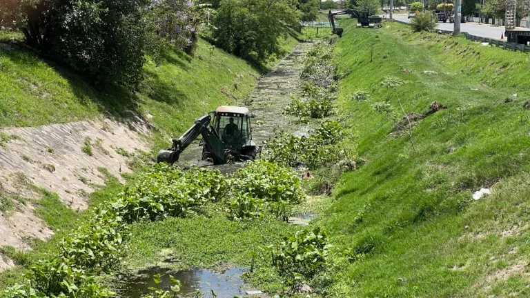 limpieza-canal-juan-xxiii-4-768x432