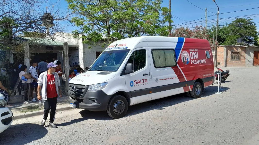 92932-vecinos-de-atocha-podran-acceder-al-movil-de-identificaciones
