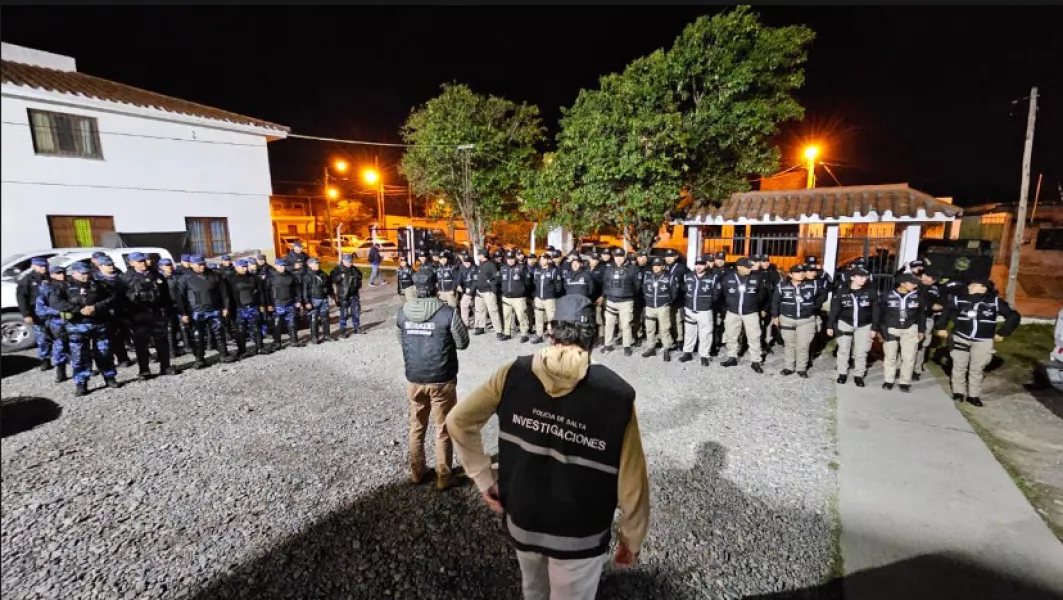 105025-la-policia-desbarato-a-una-banda-delictiva-que-cometia-robos-calificados-en-la-capital