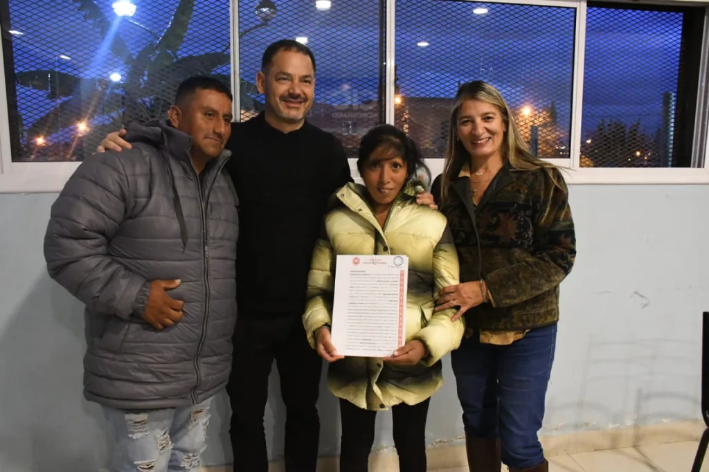 entrega-de-escrituras-2-1024x682