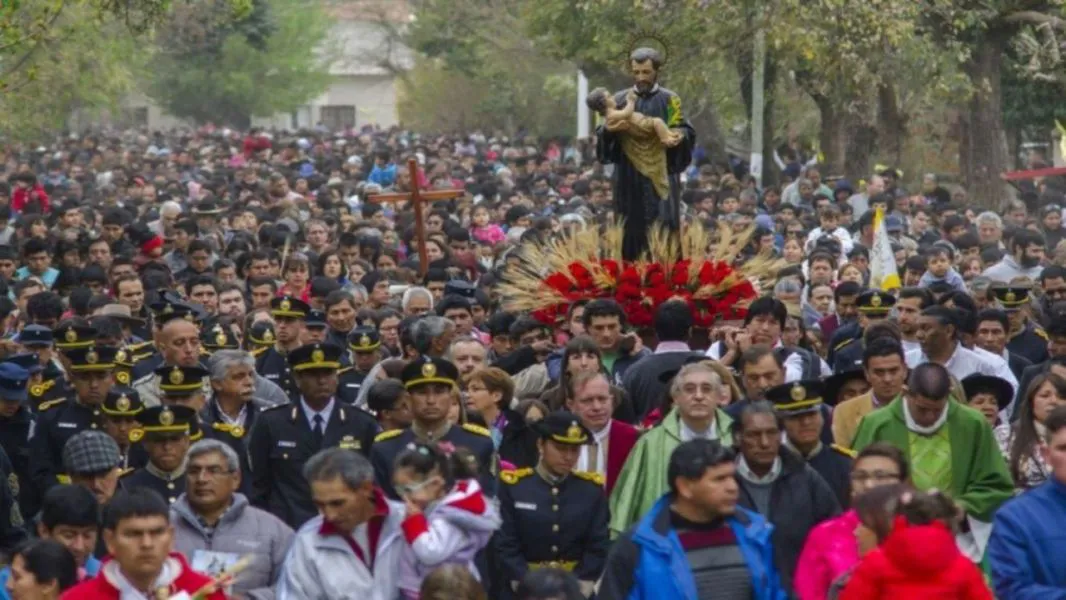 97147-desvios-de-lineas-durante-la-procesion-en-honor-a-san-cayetano