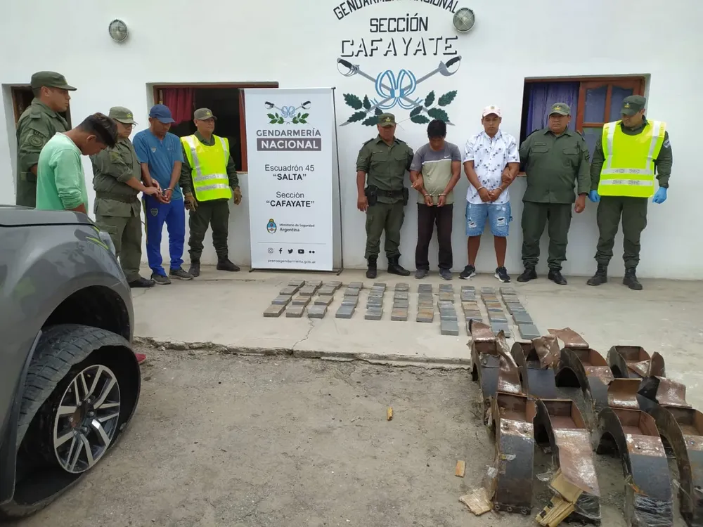 la_suciedad_de_la_nieve_gendarmeria_secuestro_70_kilos_de_cocaina_en_salta_y_jujuy