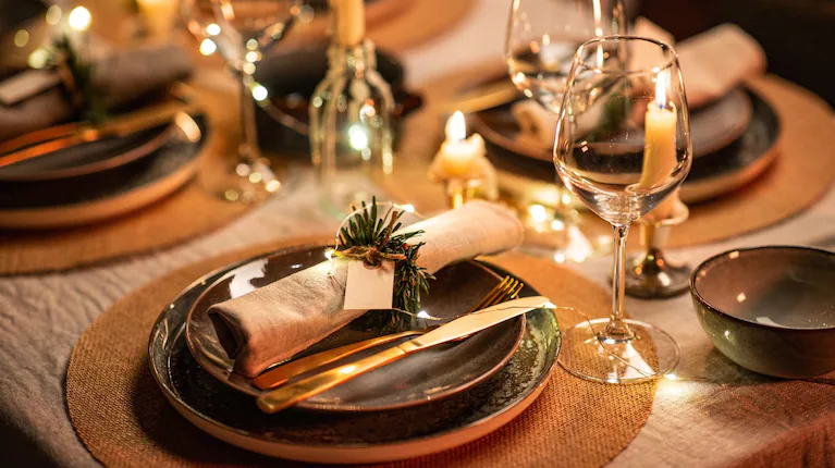 las-cenas-de-navidad-y-ano-nuevo-cuestan-hasta-300000-el-cubierto-pero-aumentaron-por-debajo-de-la-inflacion-foto-ilustrativaadobe-stock-KBSU2PCTJFDWXEMUB2NO7OIJAY