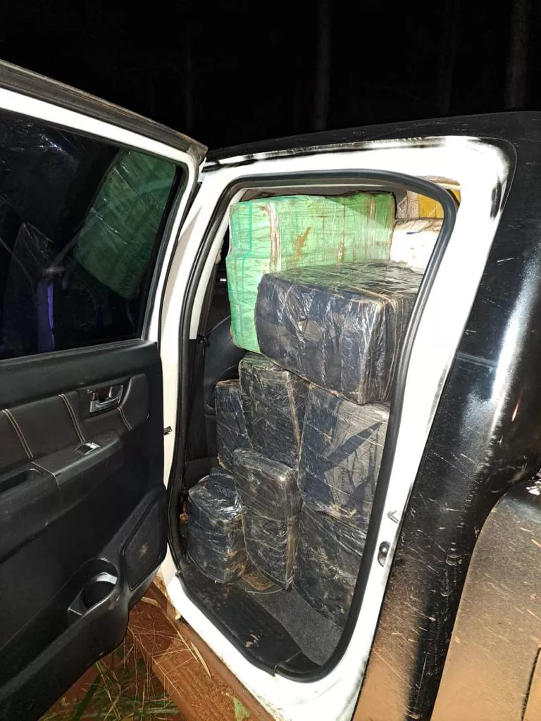 hallan_camioneta_abandonada_con_mas_de_una_tonelada_de_marihuana_en_su_interior_4
